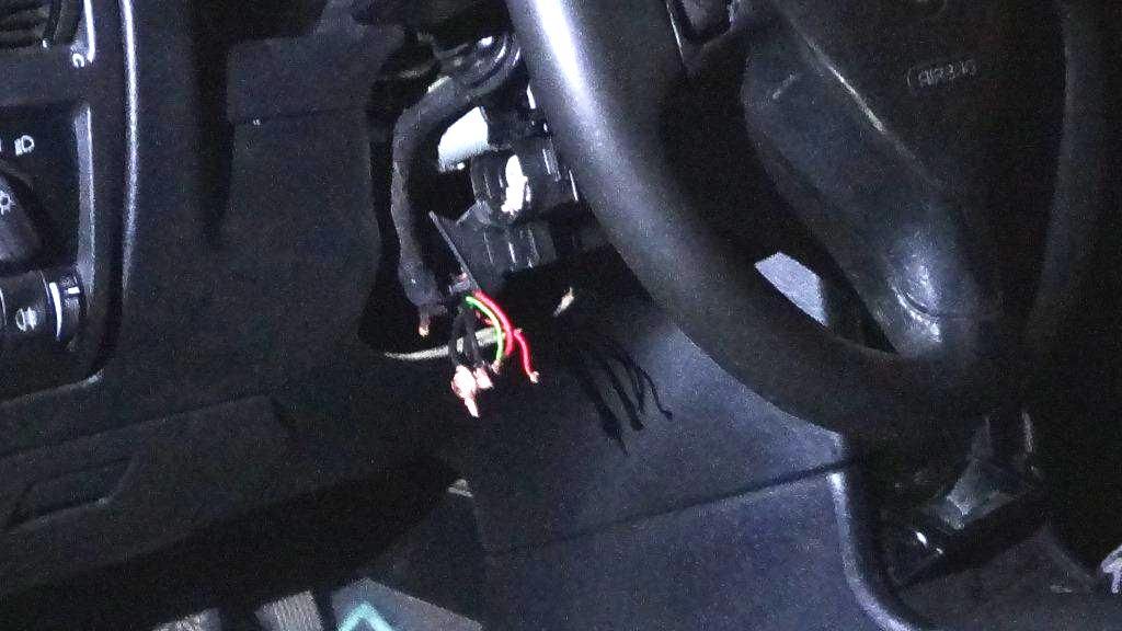 Angajaţii unei spălătorii auto din Slatina, prinşi când împingeau un autoturism pe care îl furaseră