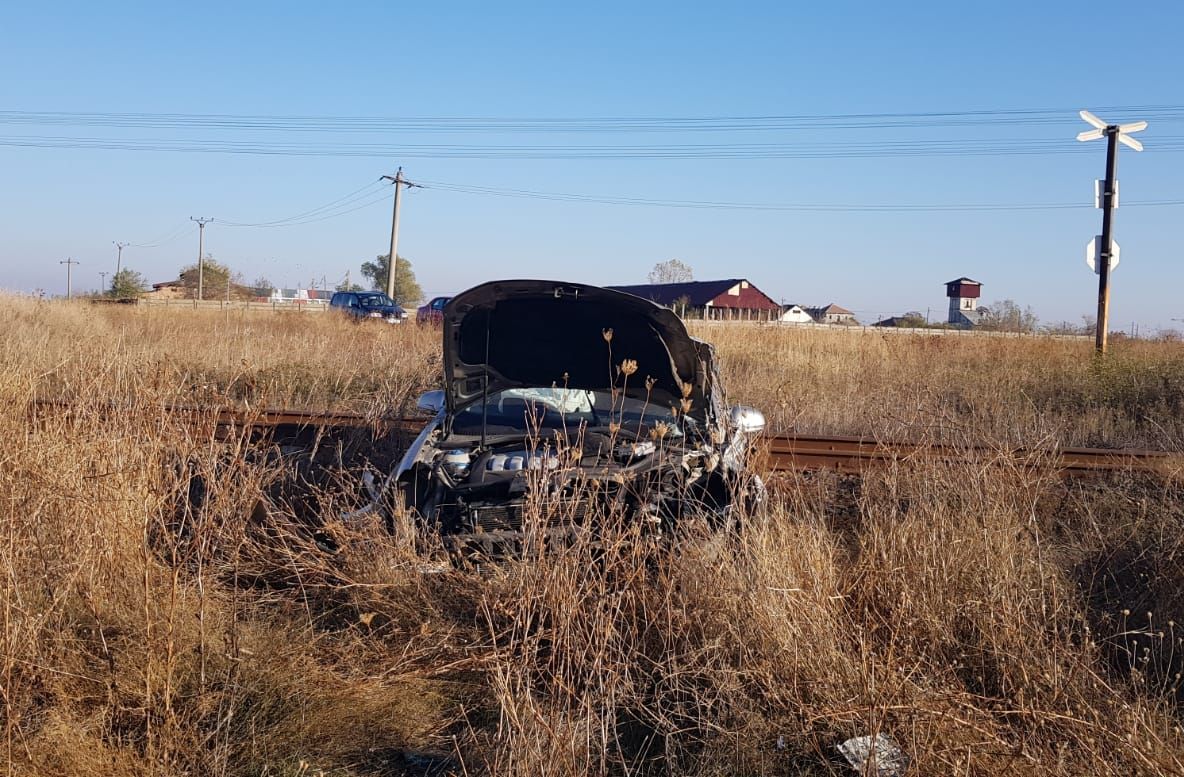 Accident feroviar, în apropierea unei gări din Olt. Un băiat de 14 ani, la spital - VIDEO