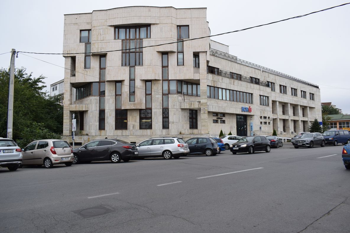 BCR îşi vinde sediul din centrul Slatinei