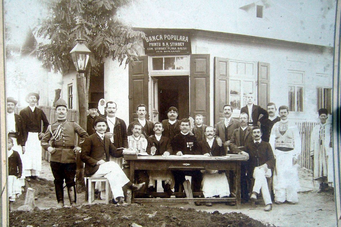 Regina Maria a vizitat o localitate din Olt. Ce a impresionat-o