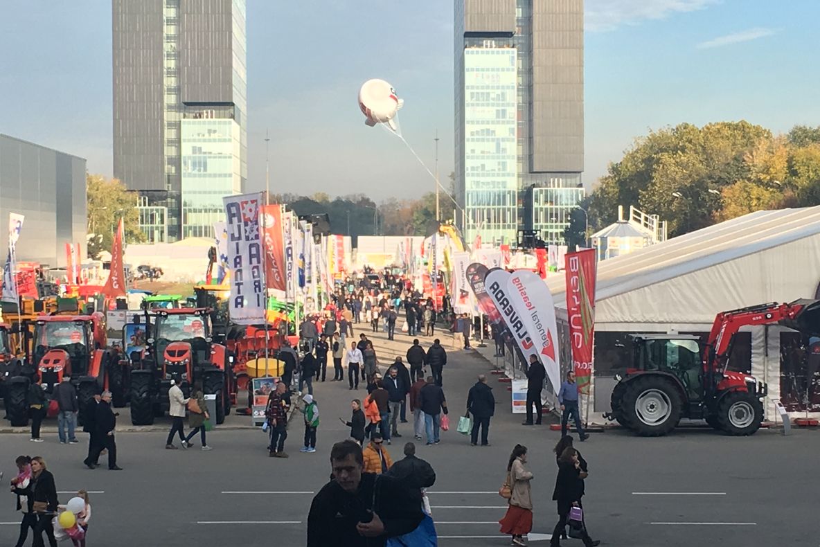 Studenţi din Slatina, la Târgul de agricultură INDAGRA din Capitală
