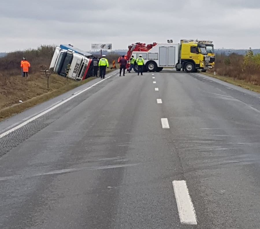 Trafic blocat pe drumul care leagă Slatina de Craiova