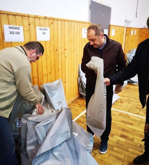 Pregătiri pentru alegeri. Primăriile, obligate să asigure permanența în ziua votării