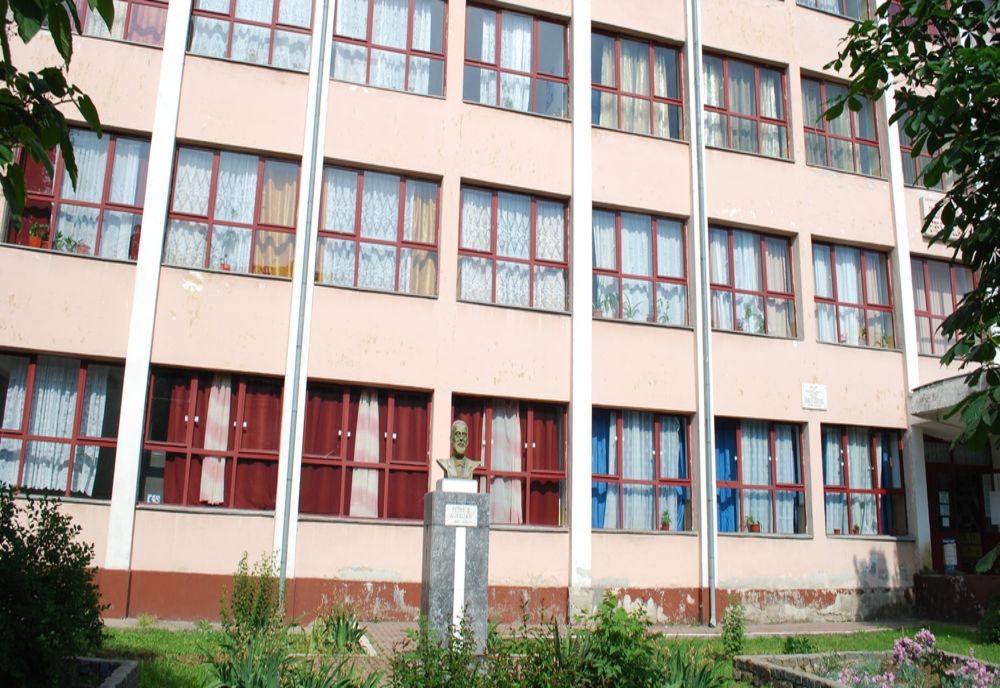 Liceu din Slatina, reabilitat din temelii cu fonduri europene. A fost semnat contractul de finanţare