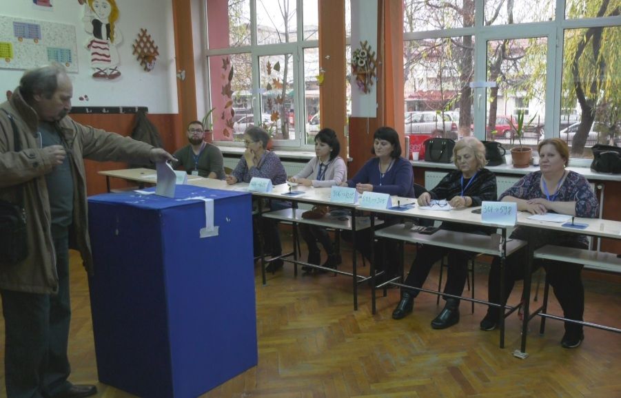 Prezenţă de vot de peste 100% într-un sat din Olt