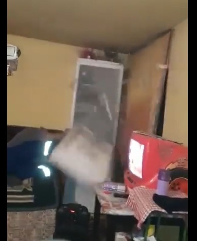 "Surpriză" pentru un bărbat din Olt care a băgat o petardă aprinsă în frigider - VIDEO