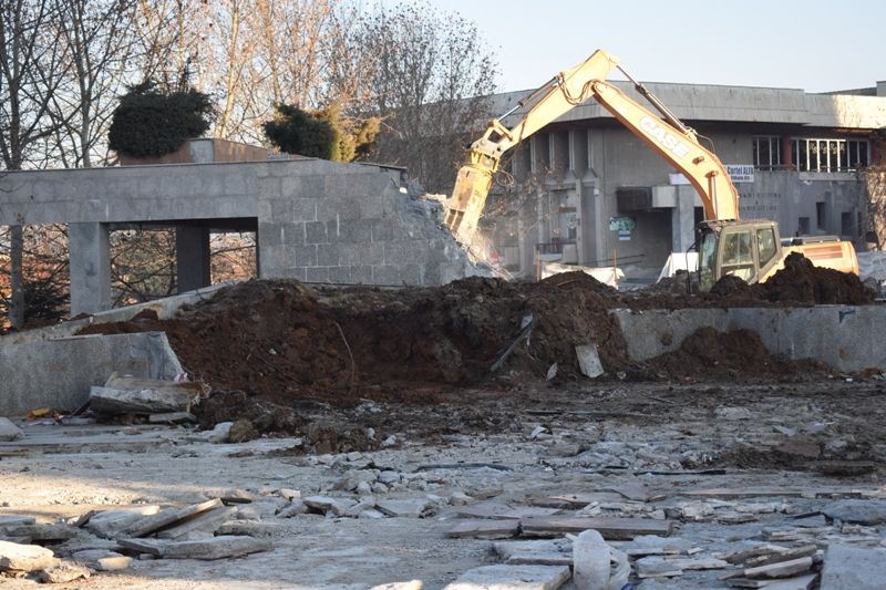 Ce punct de referinţă din centrul Slatinei a fost dărâmat - FOTO