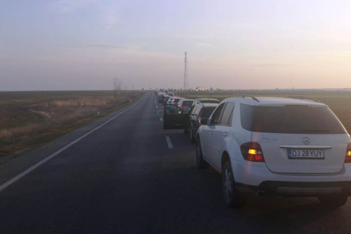 Accident grav în judeţul Olt, între Slatina şi Piteşti. Un TIR răsturnat, o persoană încarcerată