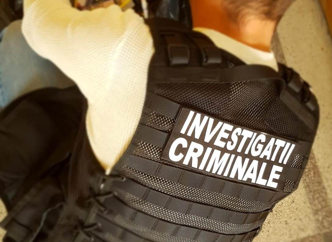 Au spart, noaptea trecută, două magazine din sudul judeţului şi au furat doi saci de ţigări. Cum au acţionat cei doi tineri din Slatina