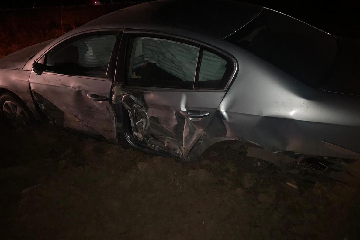 Două autoturisme răsturnate pe câmp, în apropiere de Slatina - FOTO