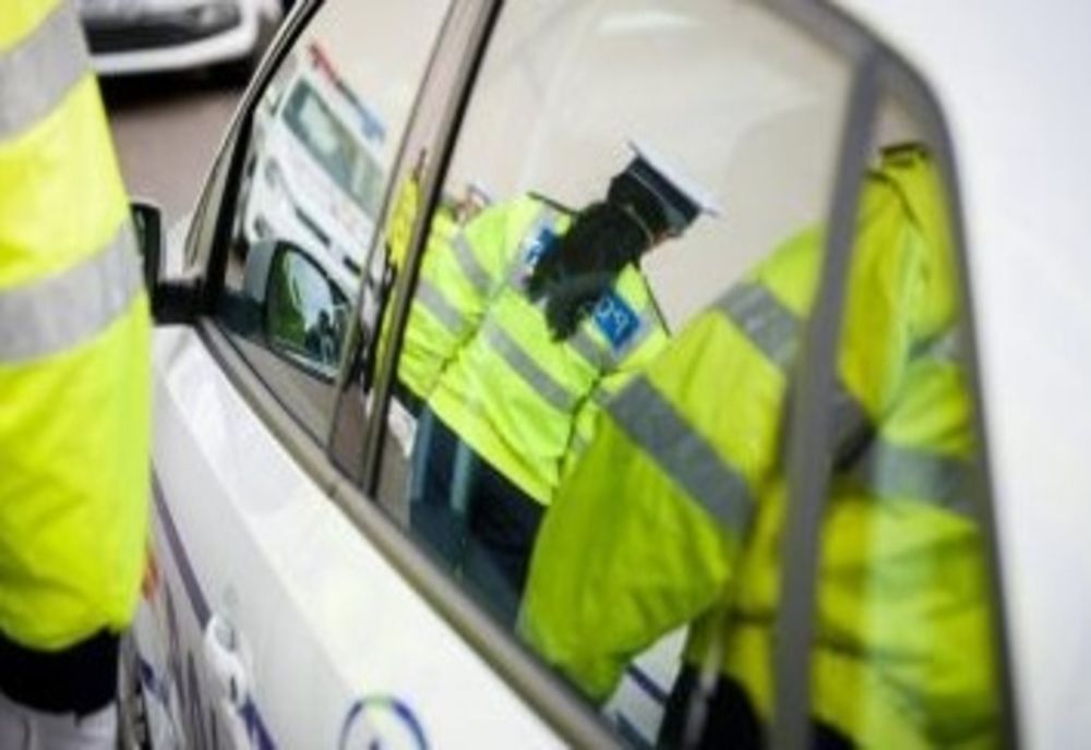 Şofer din Vâlcea, reţinut de poliţiştii din Olt după ce a provocat un accident şi a fugit de la locul faptei
