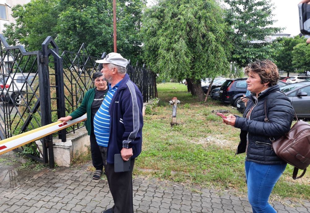 VIDEO. Dincă şi Risipiţeanu aduşi la Tribunalul Olt. Criminalul din Caracal şi familiile victimelor cer refacerea rechizitoriului