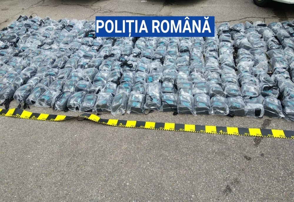 Marfă contrafăcută de peste 200.000 lei, confiscată de poliţiştii din Olt