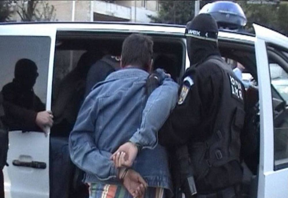 Bărbat din Olt, urmărit naţional, prins la Craiova