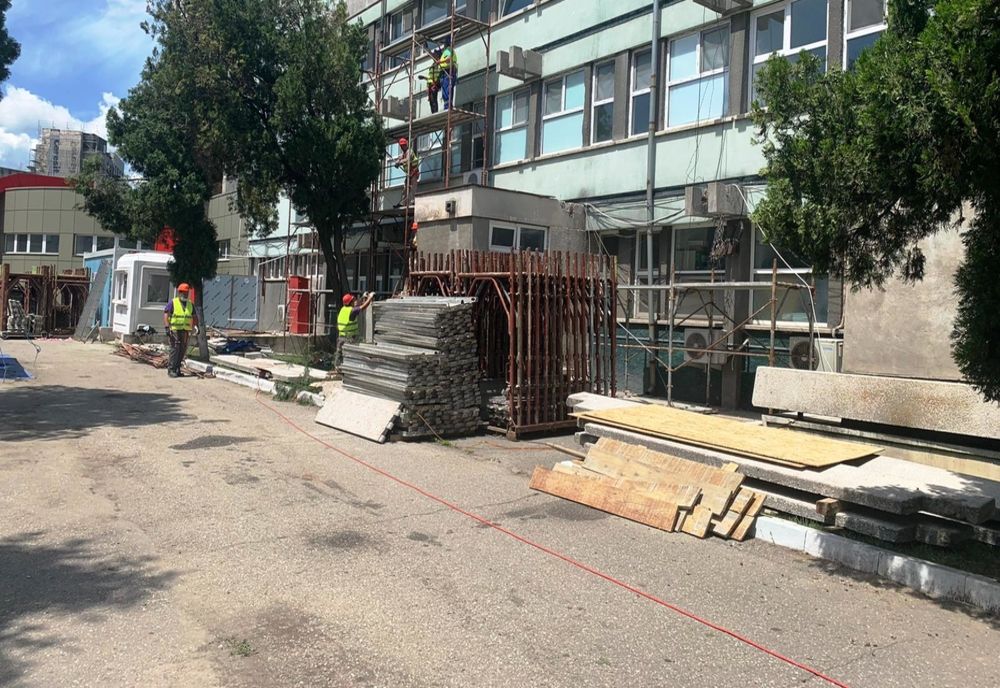 S-a dat startul lucrărilor de reabilitare termică, la Spitalul Slatina
