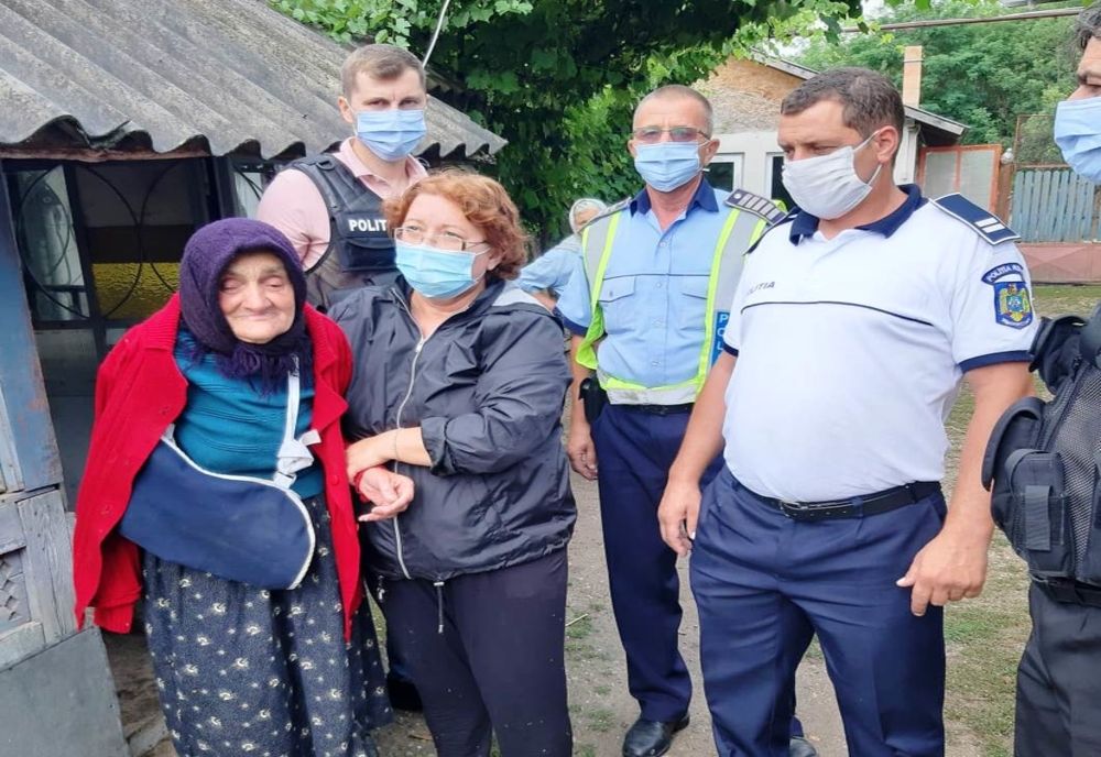 Acţiune de amploare pentru căutarea unei bătrâne dispărute, din Olt. Găsită după 24 de ore, într-o pădure