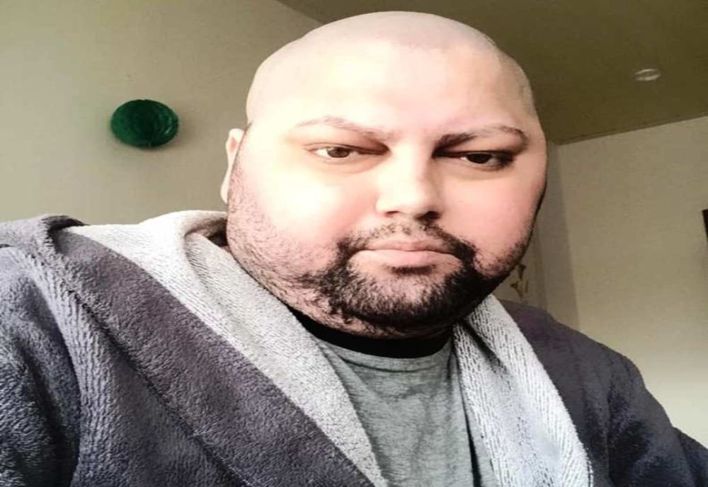 Cosmin are nevoie de ajutorul semenilor pentru a lupta cu o boală necruţătoare