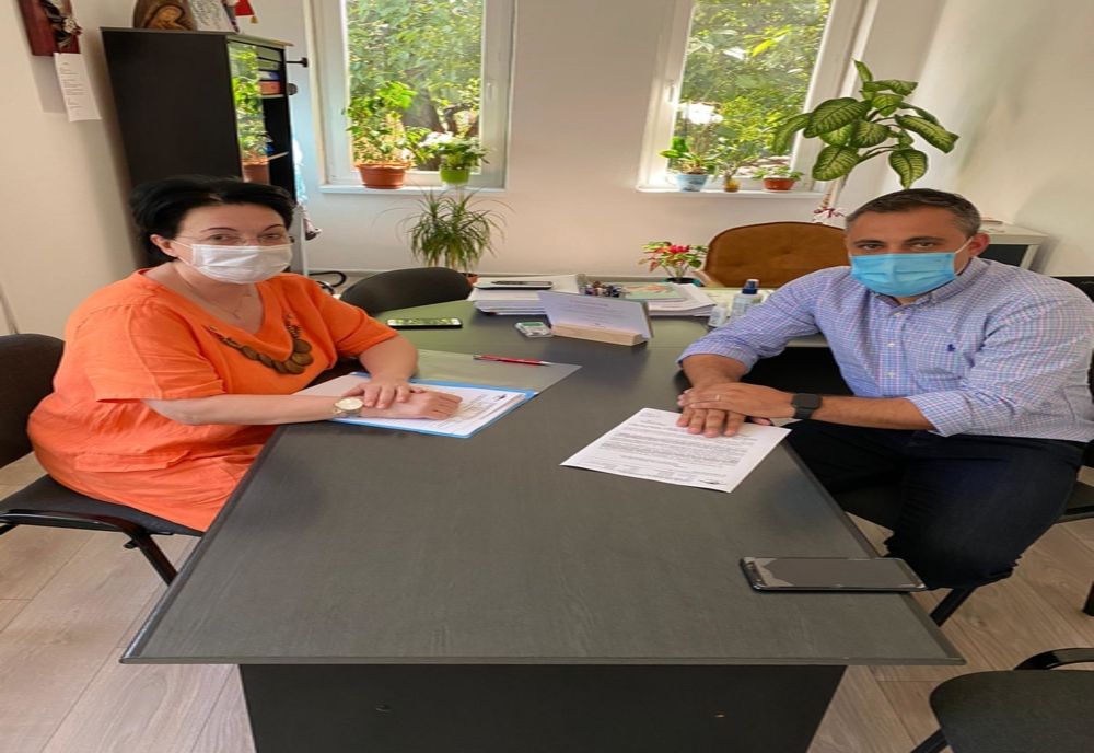 Liviu Voiculescu, solutii pentru existenta unei farmacii deschise non-stop, in Slatina