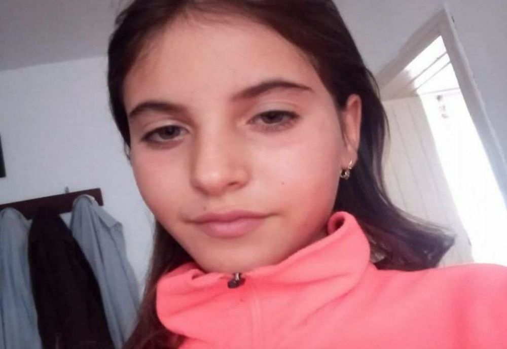 O fată din Olt, căutată de trei zile de jandarmi şi poliţişti, găsită pe un câmp unde se ascundea