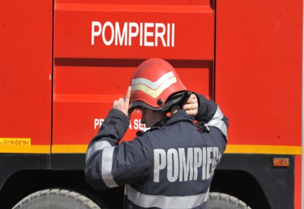 VIDEO. Două femei la spital cu arsuri, în urma unui incendiu în judeţul Olt