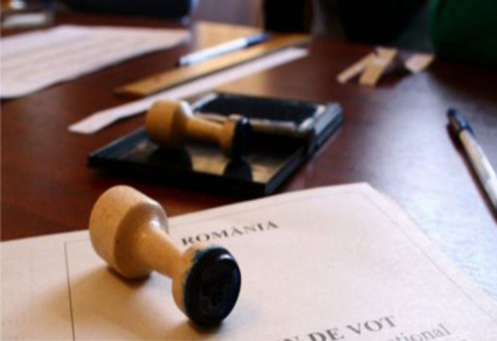 Un barbat a votat cu buletinul concubinei, la o secţie din Cungrea