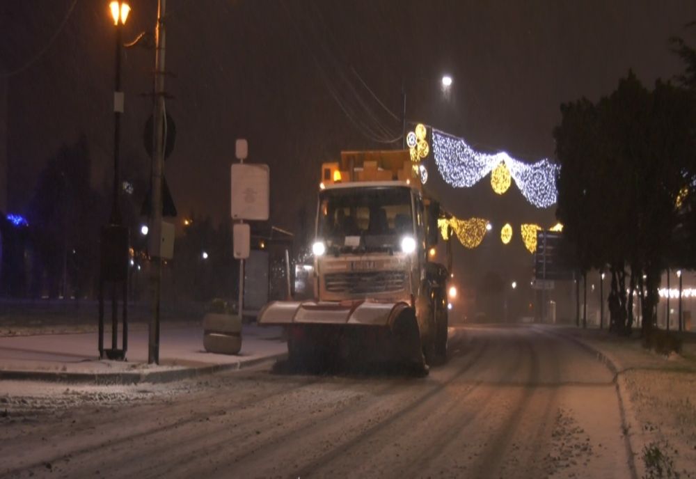 Cum s-au descurcat autorităţile din Slatina cu prima zăpadă din acest sezon