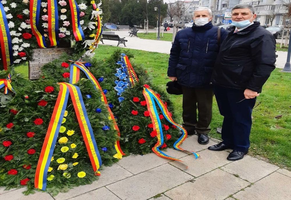 Bătaie de joc la comemorarea Revoluţiei din 1989, la Slatina | Prefectura a chemat revoluţionarii la ceremonie cu o oră mai târziu