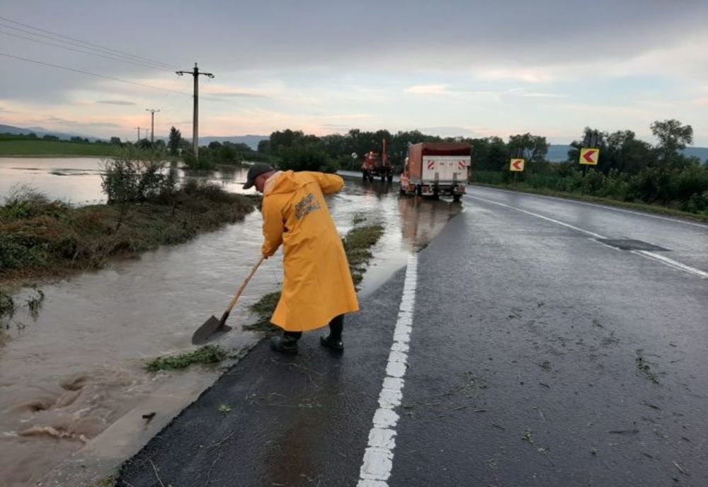 Avertizări Cod galben şi Cod portocaliu de inundaţii
