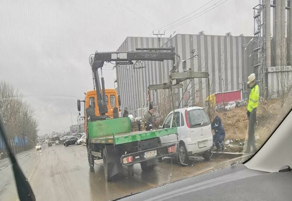 Slatina: Mai multe maşini parcate pe strada Drăgăneşti, ridicate