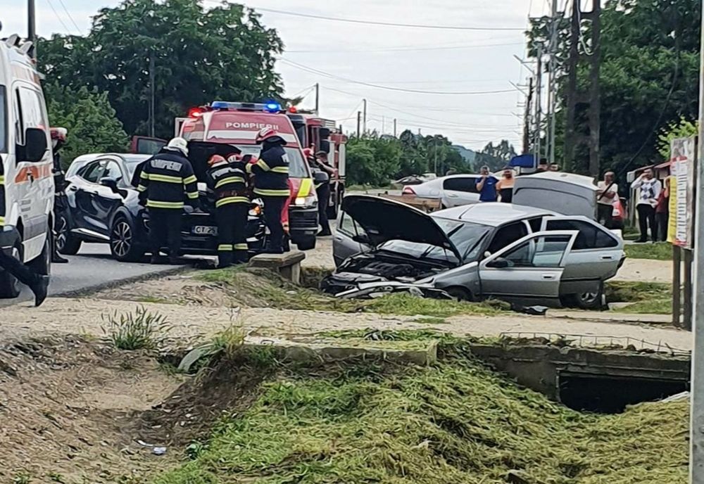 Grav accident într-o comună din Olt. Mai multe persoane rănite, printre care un copil