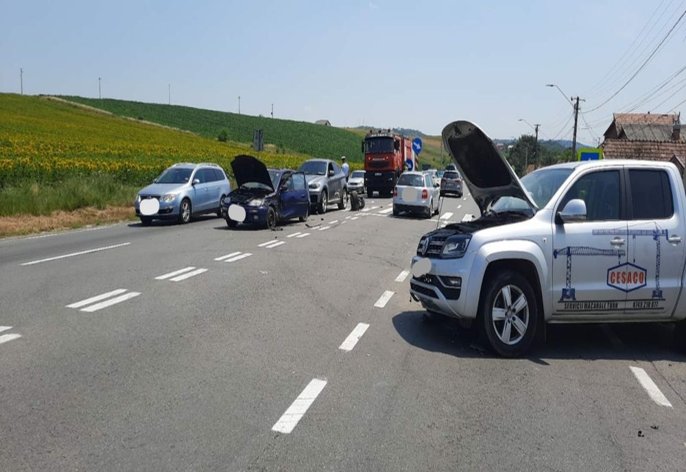FOTO | Accident cu patru maşini pe DN1 E60 în Copăceni! Un şofer nevinovat a ajuns la spital