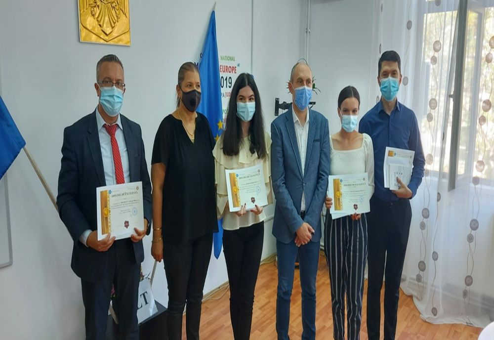 Elevii de 10 ai Oltului, premiaţi