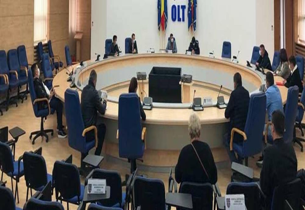 Olt: Patronii de baruri şi restaurante au aflat cum trebuie să scaneze certificatul verde COVID