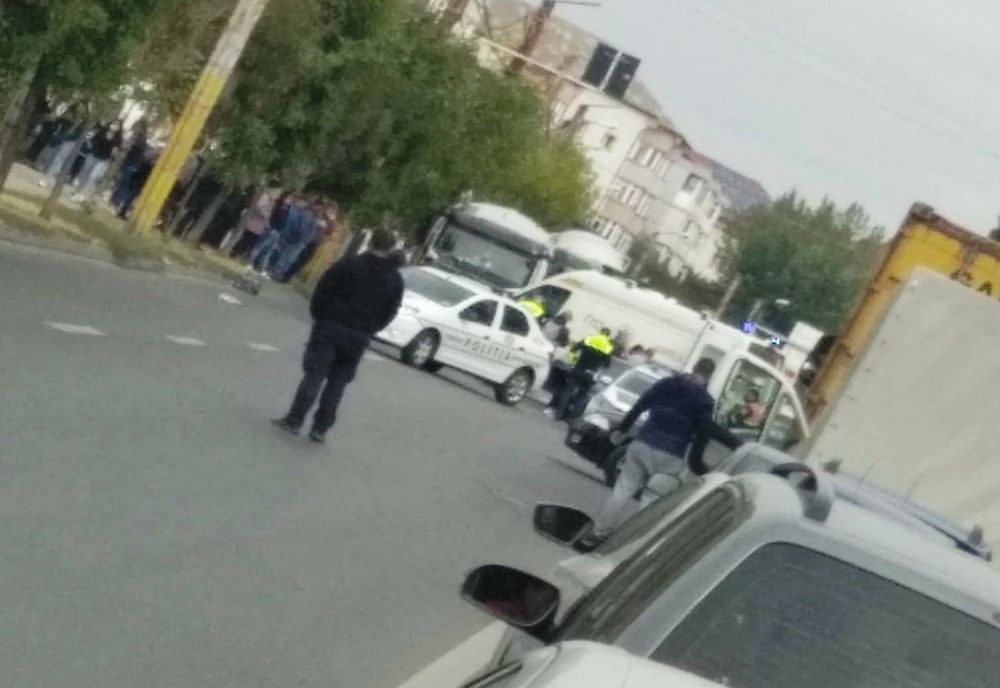 O fetiţă în vârstă de 12 ani din Slatina, lovită de un autoturism