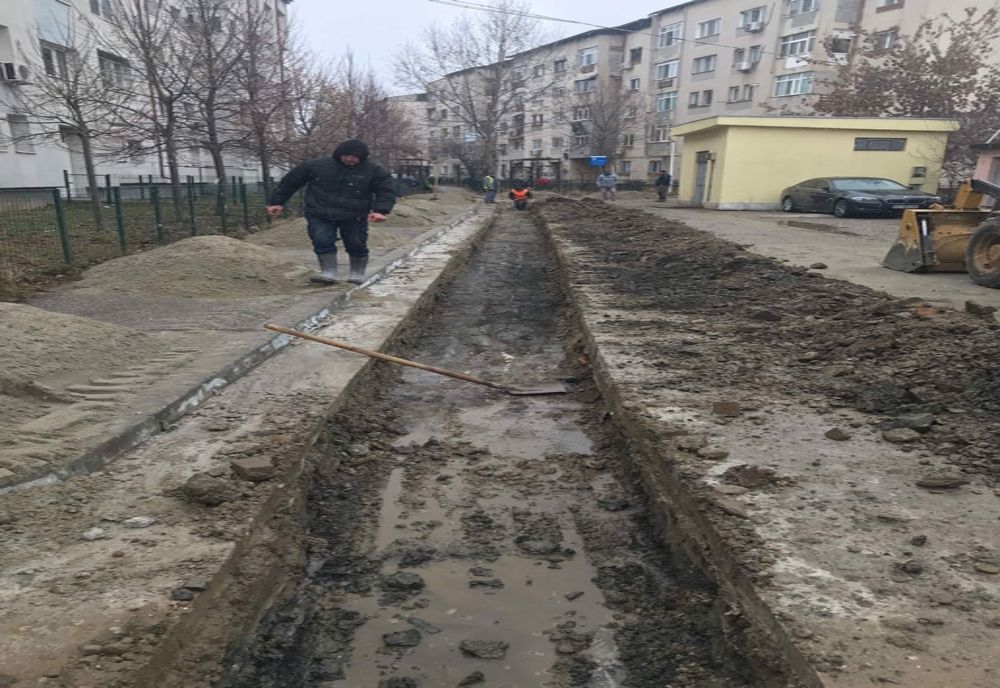 Reţelele de apă şi canal din Slatina, extinse pe bani europeni. Pe ce străzi se lucrează