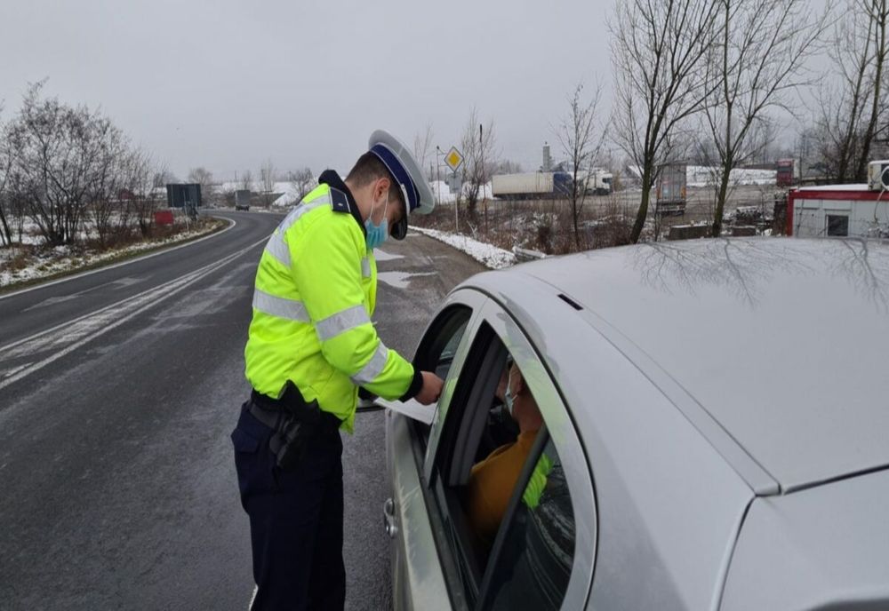 Operaţiunea „Dusterul alb”, pe un drum din Olt. Cum a obţinut în instanţă anularea amenzii şi recuperarea permisului de conducere