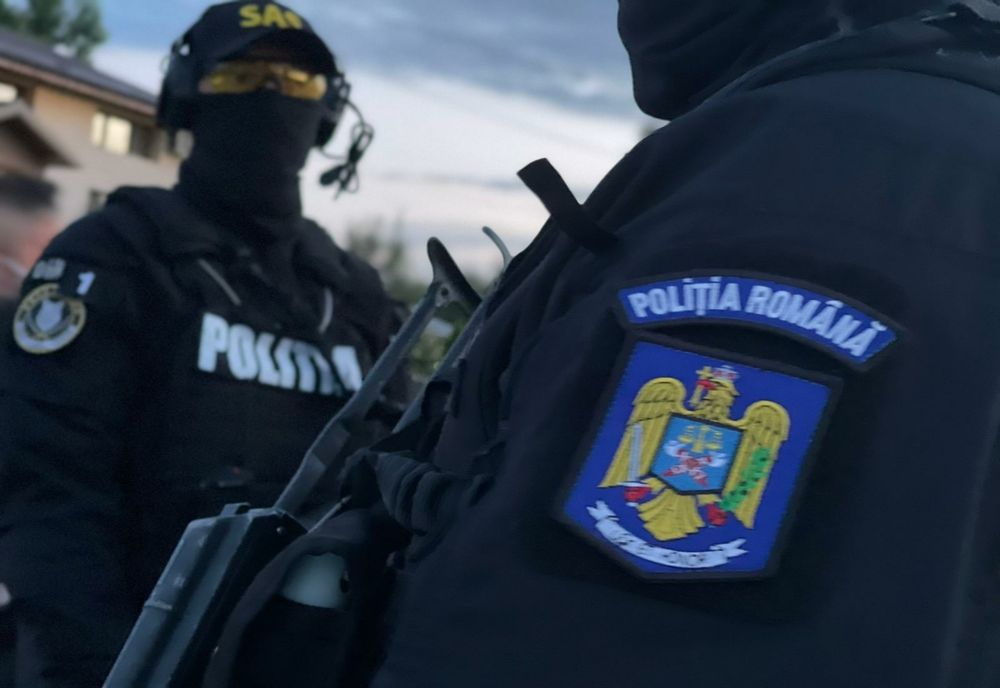 Olt: Poliţist reţinut pentru 24 de ore, după ce un pistol a dispărut din secţia de poliţie 