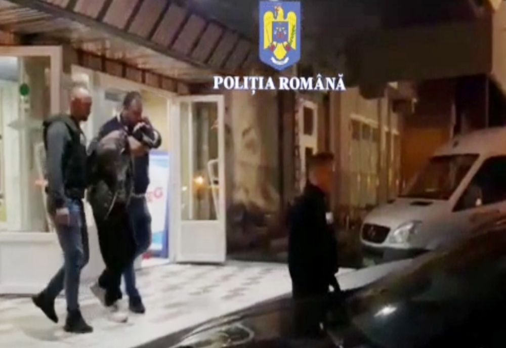 Arest preventiv pentru bărbatul din Olt, care a sechestrat şi tâlhărit o tânără din Gorj
