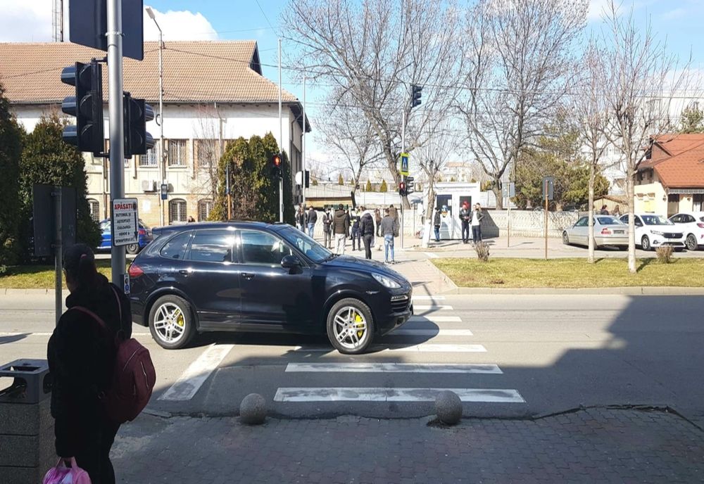 Un nou semafor inteligent, în Slatina. Unde a fost instalat