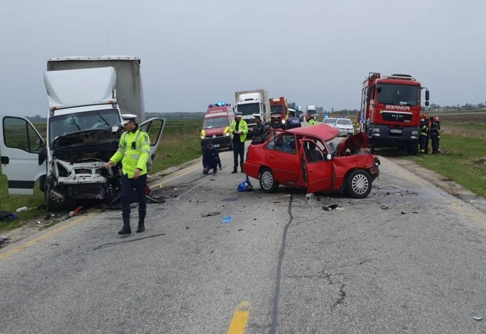 Două persoane din Bucureşti au decedat în accidentul rutier din Olt