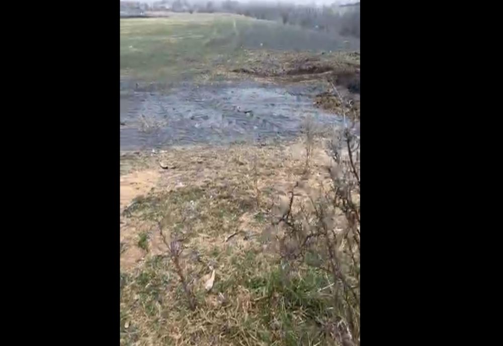 VIDEO. Dosar penal pentru o firmă din Slatina care a deversat cenuşă de zgură, într-un pârâu din Balş