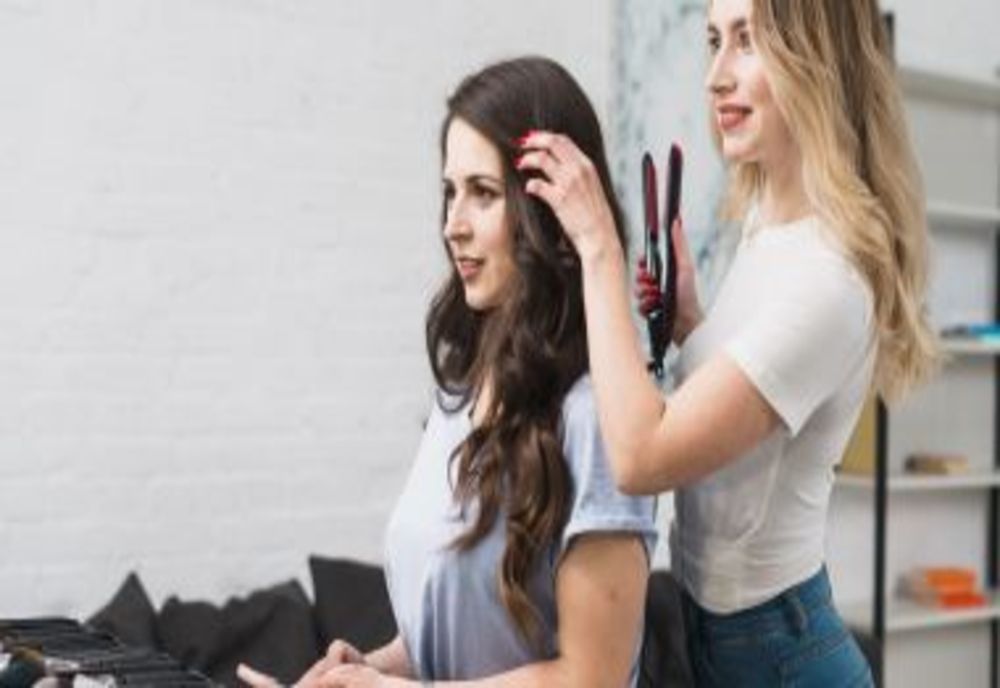 Controale ANAF. Profesorii care oferă meditații, proprietarii de locuințe închiriate și stiliștii sunt vizați