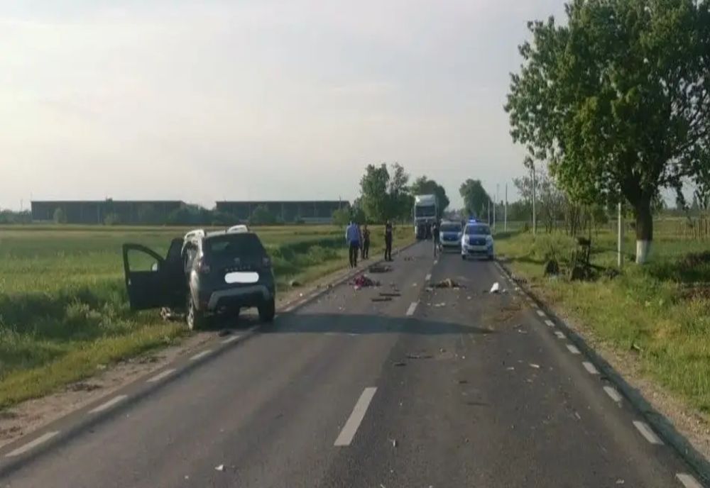 Olt: Două persoane aflate într-o căruţă au murit, după ce au fost lovite de un autoturism