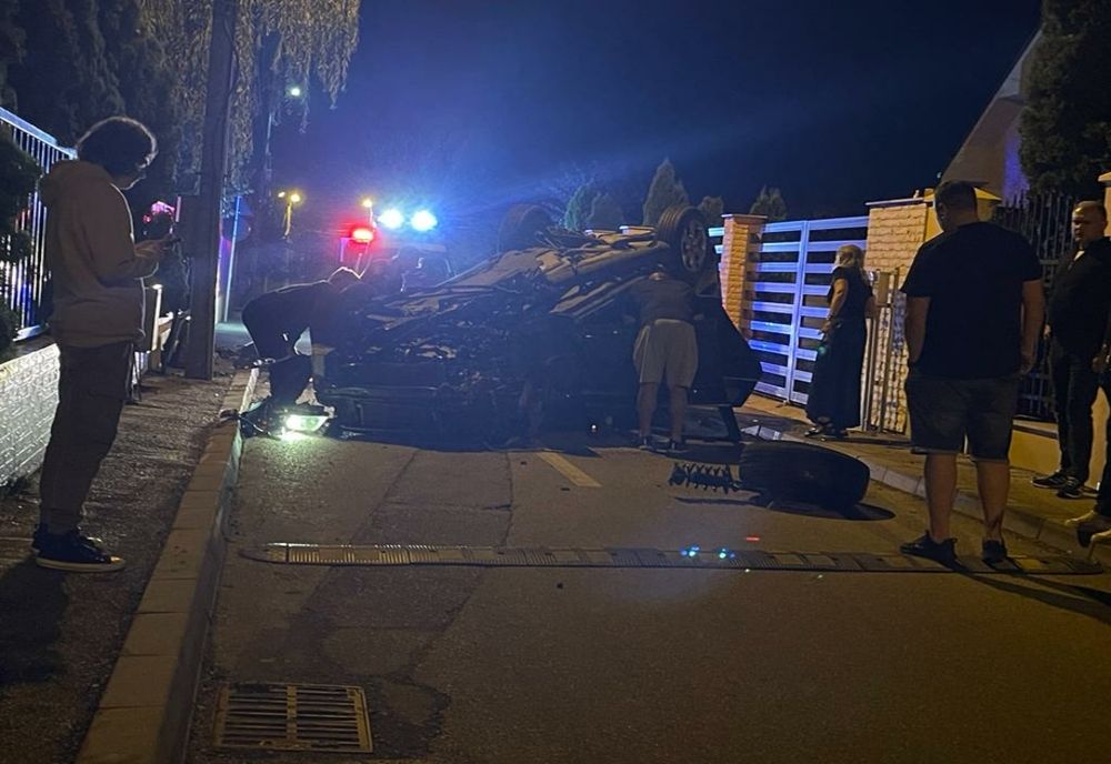 O tânără s-a răsturnat cu autoturismul, pe o stradă din Slatina