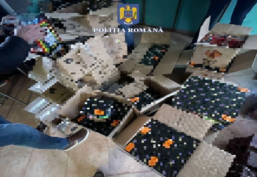 Aproximativ 1,8 tone de articole pirotehnice descoperite de poliţişti, la Slatina