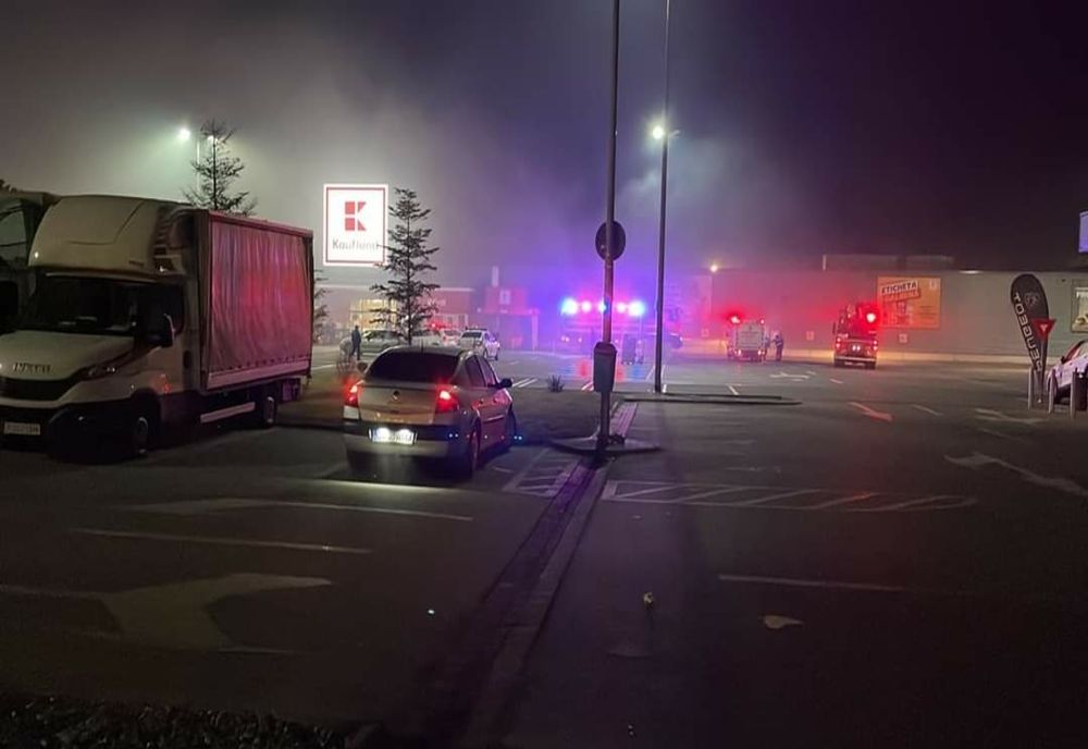 Slatina: Kaufland Steaua cuprins de un incendiu, noaptea trecută