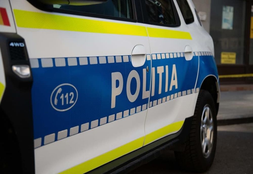 O fată a căzut de la etajul 4 al unui bloc din Slatina