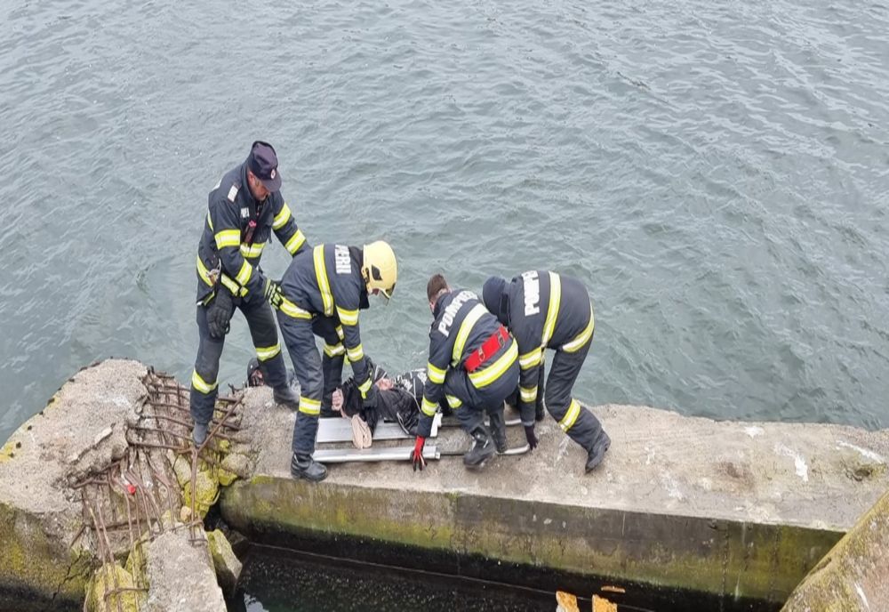 Trupul femeii înecate într-un baraj de pe râul Olt, găsit de salvatorii