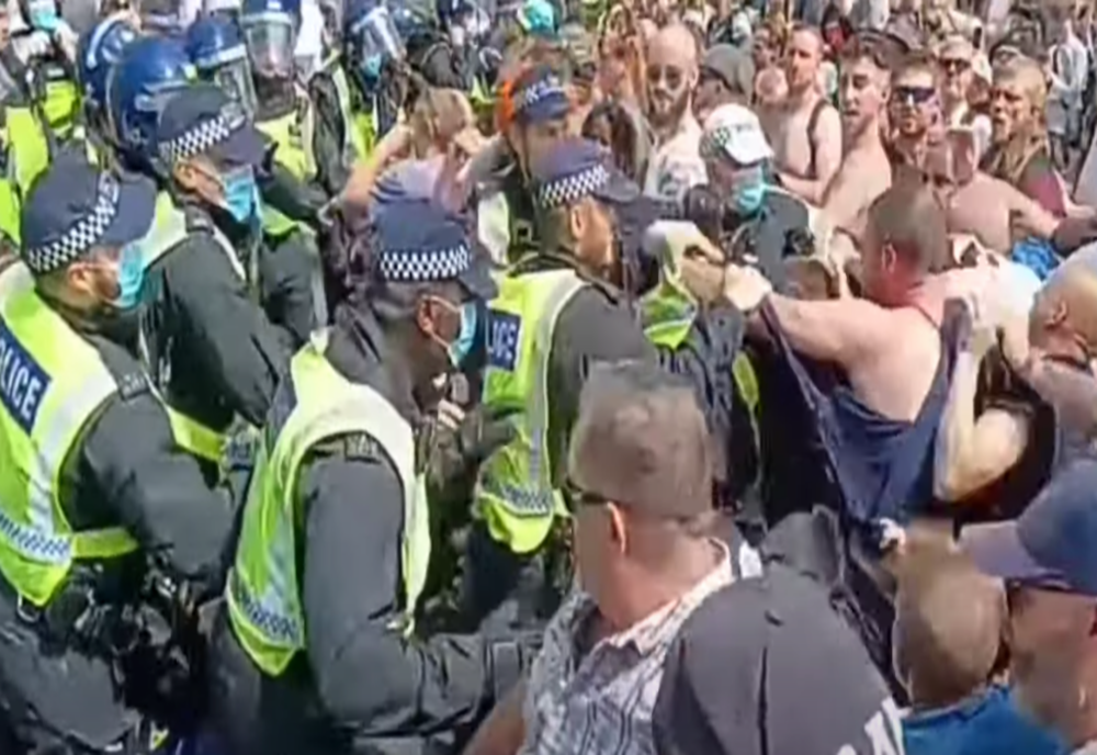 Marcel Ciolacu își începe mandatul în zgomot de proteste. Sindicatele din Sănătate și militarii disponibilizați pichetează vineri Ministerul Muncii