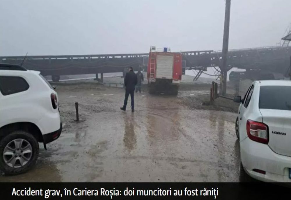 Accident grav, în Cariera Roșia: doi muncitori au fost răniți după ce autospeciala de pompieri a intrat în banda transportatoare